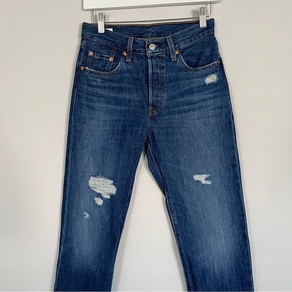 Levi's 501 Crop Straight Leg Distressed Jeans in Market Grammar Wash Sz 25 NWOT - Picture 3 of 14